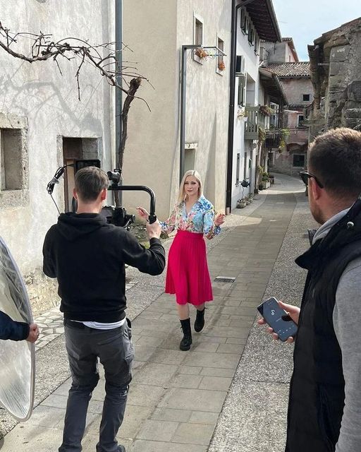 Kaja Humski med snemanjem videospota